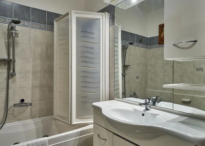 Lady By Interhome Vercana